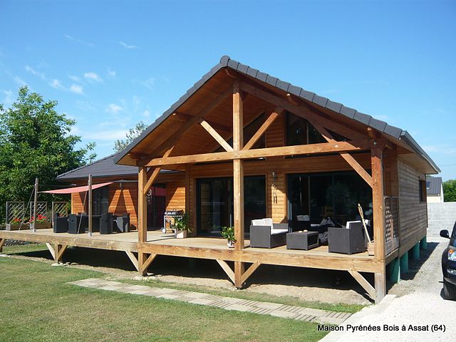 maison avec terrasse en bois