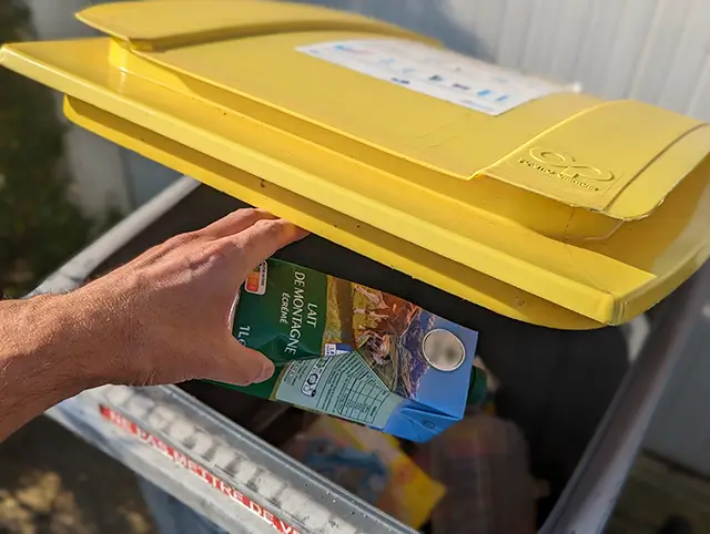 poubelle jaune recyclage - photo : Kévin PERRO
