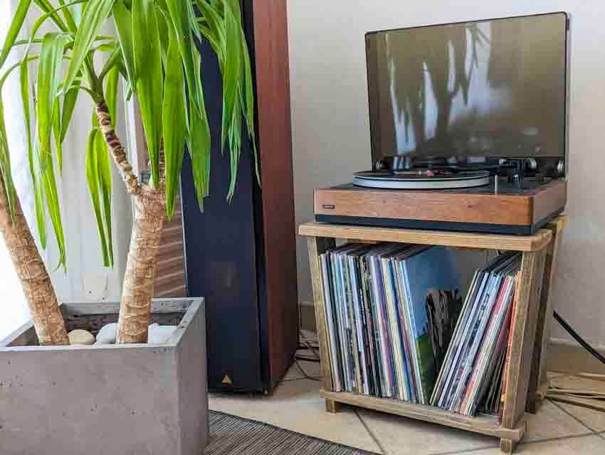 disques vinyle dans un meuble - photo Kévin PERRO