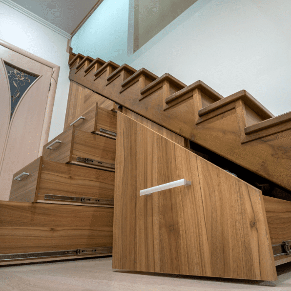 Pourquoi choisir un meuble sous escalier sur mesure pour optimiser votre espace